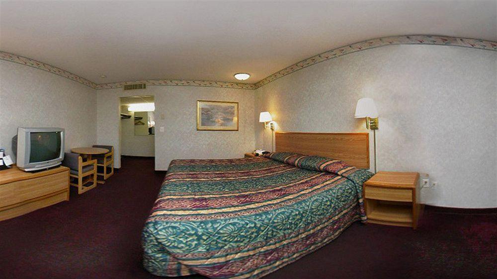 Econo Lodge West Haven Exterior photo